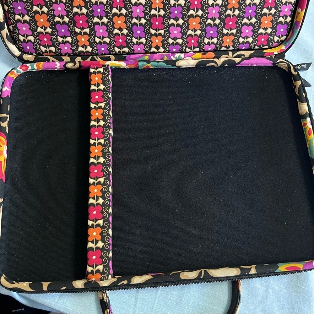 Vera Bradley Bags Hard Cover Laptop Portafolio Bag